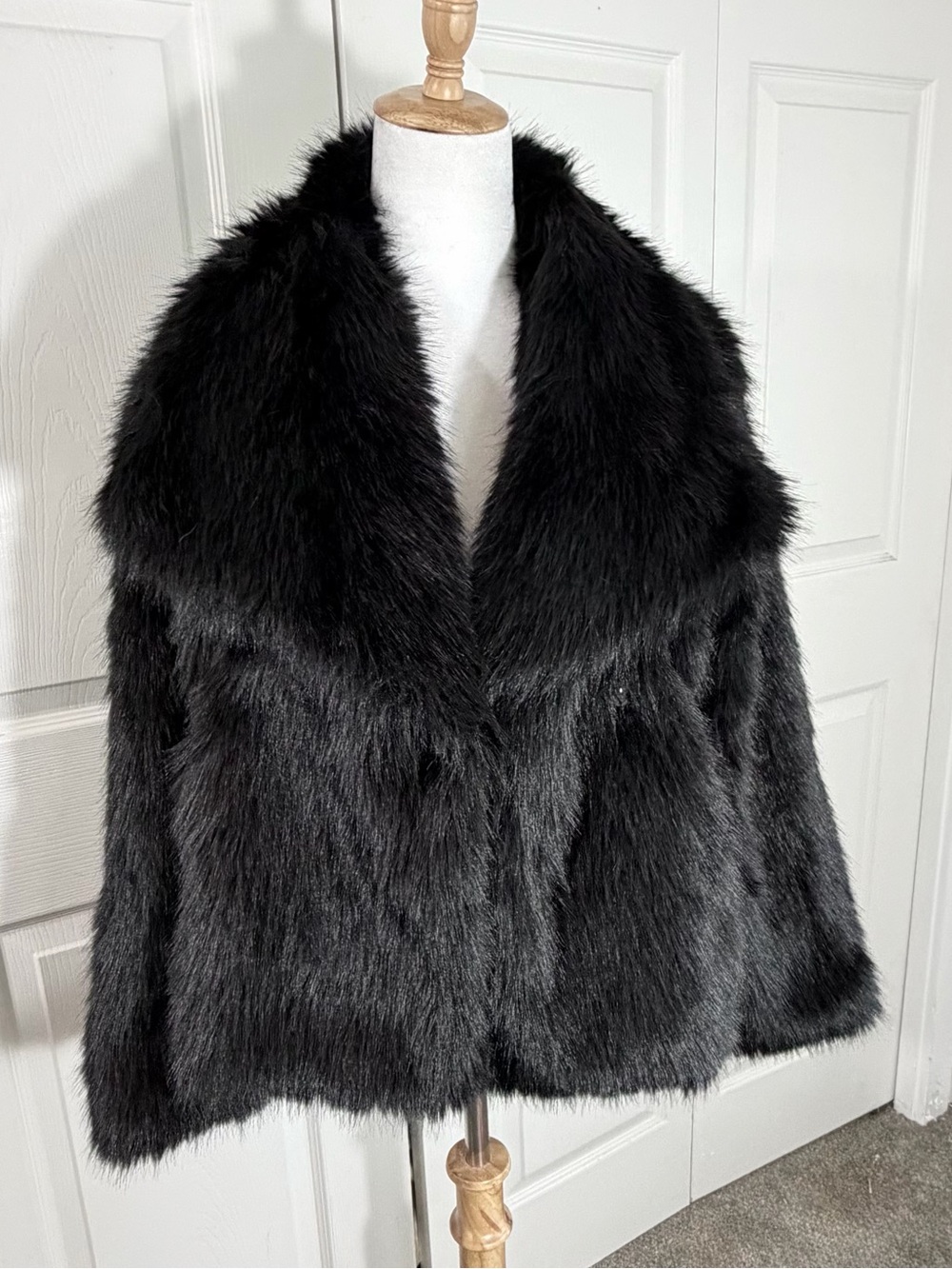 Karen Kane Flanna Faux Fur Coat Black Women Medium SOFTEST and MOST COZY Coat